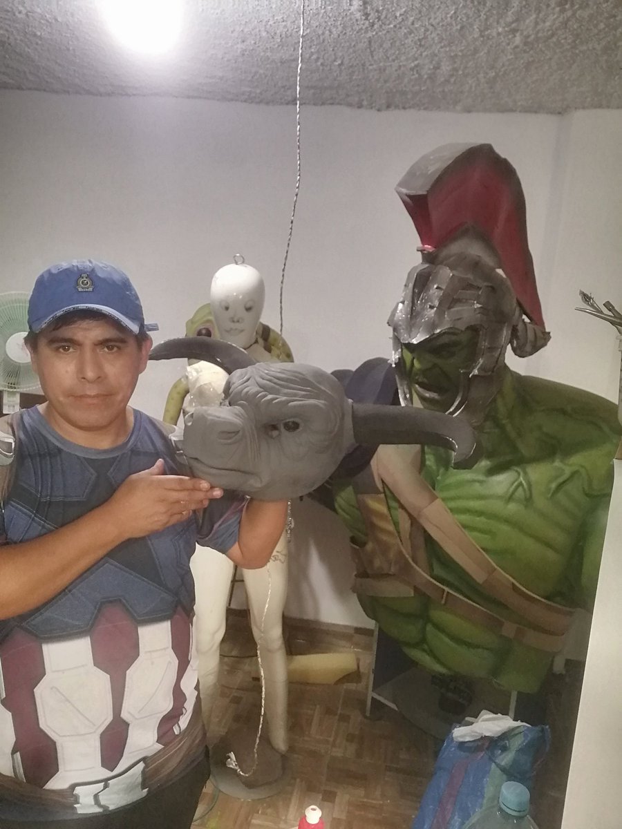 Cesararte3's tweet photo. Fantasía HULK DE 2.60 DE ALTURA en proceso de construcción https://t.co/UAMjKk3ALh