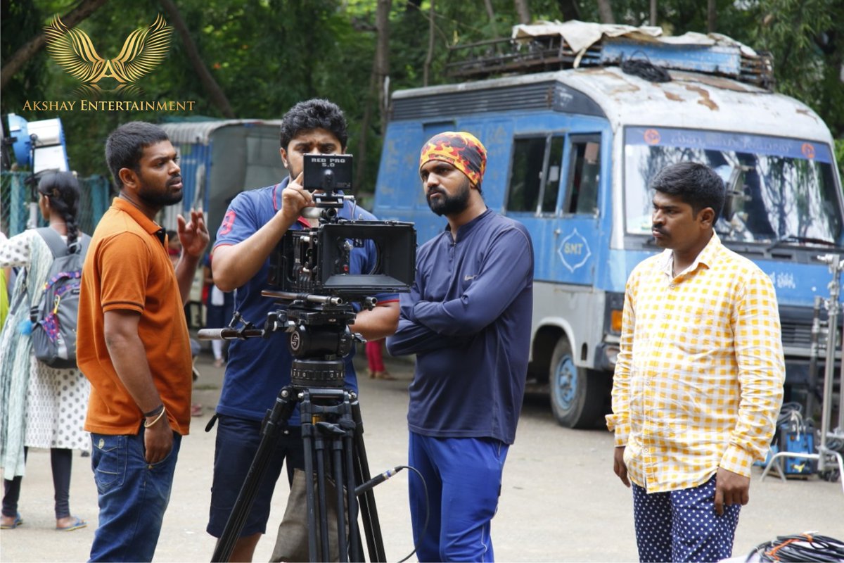 Akshay_ENTMT's tweet photo. The shooting preparations by DOP and assistants in Malleshwaram, Bangaluru for Mahaan Hutatma

#akshayentertainment #sandalwood #sagarpuranik #Adhvithishetty #freedomfighter #akshayentertainments #kannadaproducer #sandalwood #sagarpuranik #Adhvithishetty #freedomfighter #achintya https://t.co/LrbtRSRA09