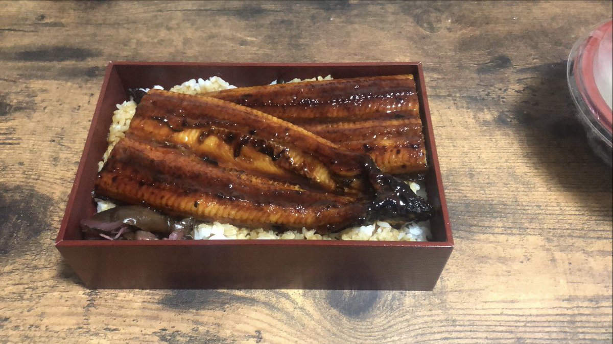 kyscheef's tweet photo. 今日の晩ご飯は6000円の鰻重🤤 https://t.co/lqTM58uCbV