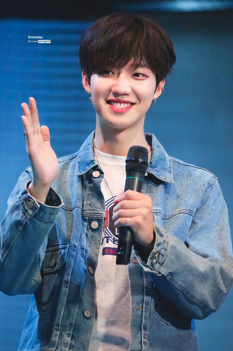 Bouquetk's tweet photo. ชื่อจริง : อิม ยองมิน
วันเดือนปีเกิด : 1995.12.25
ตำแหน่ง : แร็พเปอร์, แดนเซอร์

ยองมินมีแรงบันดาลใจในการเป็นนักร้องหลังจากได้ดูการแสดงของรุ่นพี่เจปาร์คจึงเริ่มเรียนเต้นในช่วงแรกยองมินไปทางโวคอล และได้มาฝึกการร้องแร็พไม่นานก่อนร่วมรายการ
「PRODUCE 101 Season2」

(ต่อด้านล่างค่ะ) https://t.co/kwPvvGTO1w
