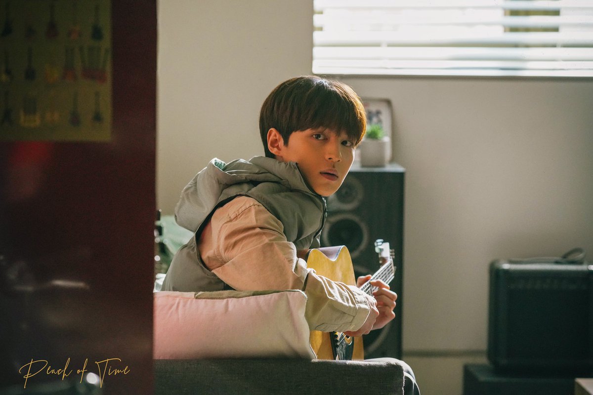 PeachofTime's tweet photo. 피치가 한국에 왔다.. 윤오를 만났다. 그리고...🍑
#PeachOfTime 
#피치오브타임 
#jimmy_jimmoi 
#ChoiJaeHyun https://t.co/D58SPtbXek