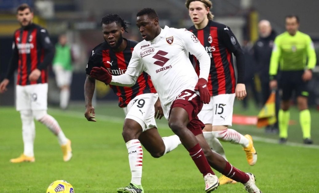 Milan kini mulai mengevaluasi kemungkinan mendatangkan Wilfried Singo dari Torino sebagai pengganti Diogo Dalot yang akan kembali ke Manchester United di akhir musim. Selain Singo, kandidat lain adalah Emerson dari Barcelona. Tapi Singo lebih favorit (<a href="/86_longo/">Daniele Longo</a>)