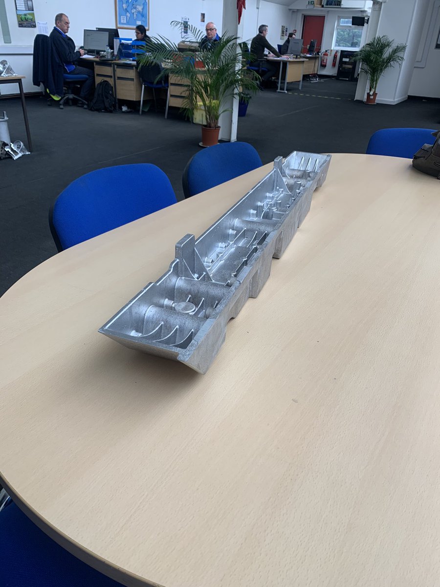 Anthony_Sarg's tweet photo. I know we say we like complex and safety critical #ev challenges @SarginsonsLtd ..... but another 1.3m sandcasting with <3mm ribs 🤦‍♂️. The Program and DFM team in the background make it all possible. Great work Team #aluminium #Coventry #gbmfg #teamwork https://t.co/7ogoEglQU0