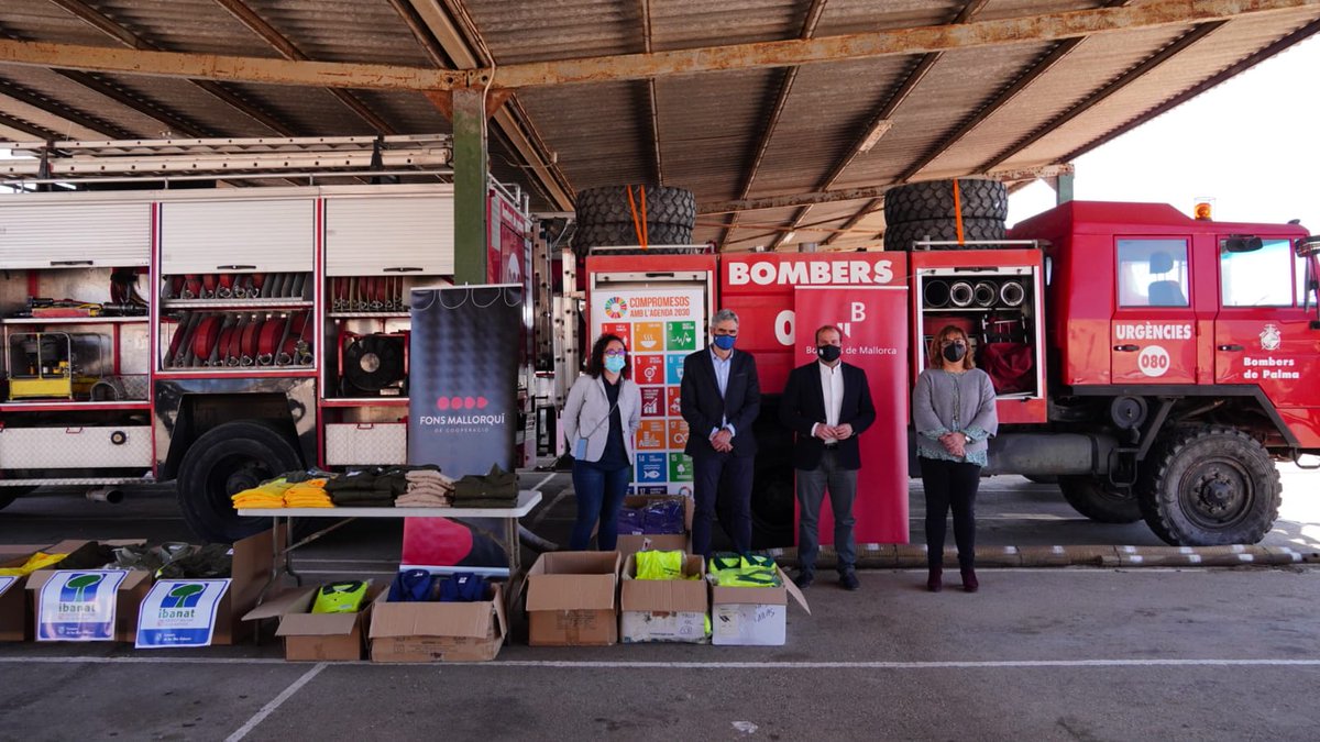cmar_ib's tweet photo. 🤝 L’@ibanat_IB, el @ConselldeMca i l'@ajuntpalma   participen en una donació de material al @FonsMallorqui de Solidaritat i Cooperació, que es destinarà a Nicaragua, el Marroc i el Sàhara

📦L’IBANAT ha donat 241 caixes de roba d’uniforme

🔗Més info: https://t.co/Ze3yGVTpFq https://t.co/991OqjE9qc