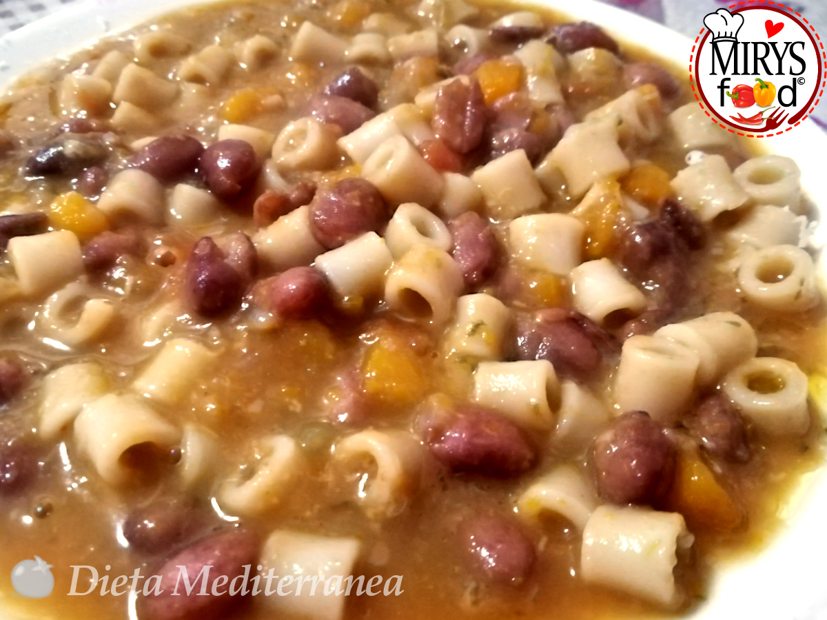 LaDietaMed's tweet photo. Se la primavera tarda ad arrivare, scaldiamoci con una squisita ZUPPA di Fagioli e Zucca Rossa π²π· La RICETTA nel link ππ» https://t.co/Ktwn3nhMsY π©βπ³ #mirysfood #dietamediterranea #ricetta #blogGZ #MangiaItaliano #zuppa #fagioli #zucca #zuppadifagioli #primipiatti #pranzo https://t.co/bS5eMo1TIv