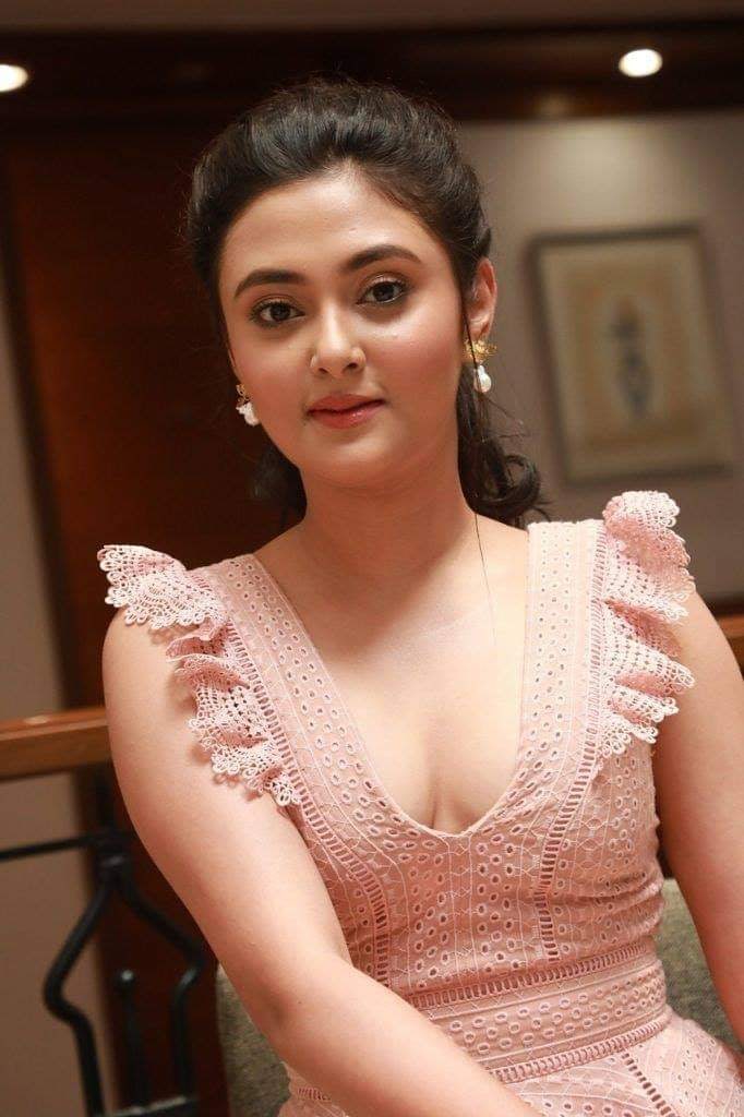 eacorts's tweet photo. Islamabad Call Girls available Call Now 03153777977
#callgirlsinislamabad
#escortsinislamabad
#islamabadescorts
#islamabadcallgirls
#vipcallgirlinislamabad
#escortservicesinislamabad
#bestescortsinislamabad https://t.co/QuityVVeop