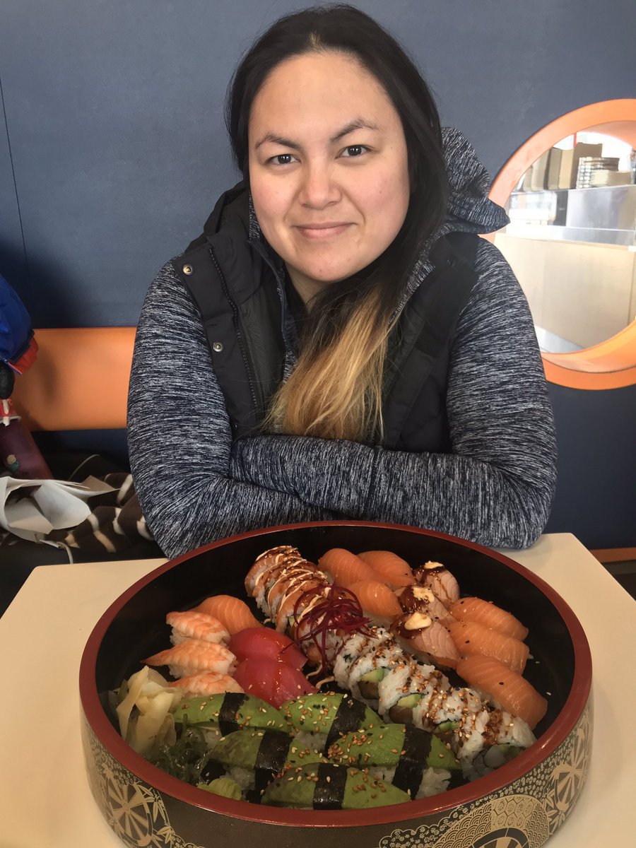 GraceTEriksson's tweet photo. Midweek Sushi cravings: satisfied ๐ฑ Ordered a family platter for sharing, of course ๐
#ChopChopAsianRestaurant #Sushi #SushiInSweden #AsianFood #AsianFoodSweden #AsiatiskMatSverige #JapaneseFood #AsianFastFood #MidweekCravings #MidweekTreat #MidweekSushi #JapanskMat https://t.co/OVetK7Pa8H