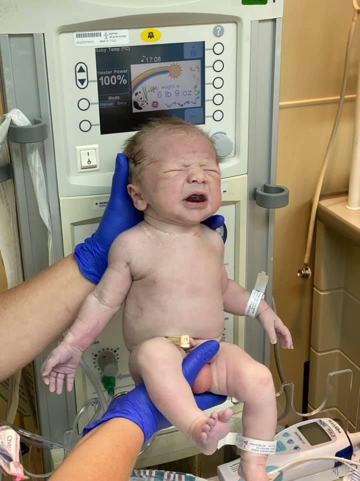 marklanerocks's tweet photo. Welcome my new grandson Xander Von Kennon 6.9oz born 7:08 Tuesday! #birthdayboy #RT https://t.co/qncPWLwfAc