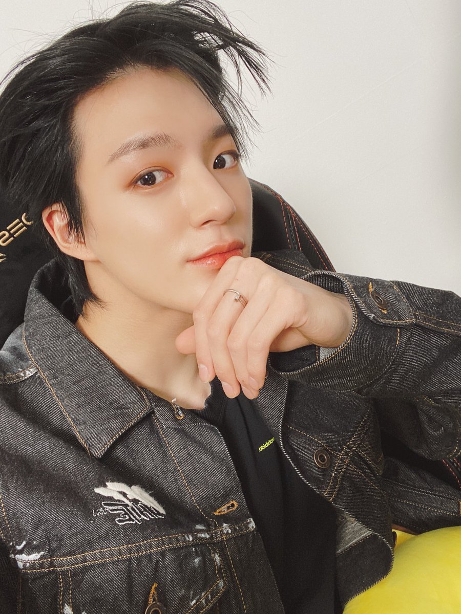 LJNFEED's tweet photo. JENO BBL! https://t.co/Ip5XUJmA4T