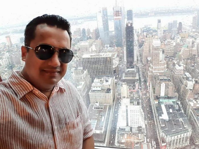 DrVivekBindra's tweet photo. कठोर परिश्रम मनुष्य को कभी भी विफल नहीं होने देता है। 

#DrVivekBindra #BadaBusiness #memories #MotivationalQuotes #motivation #wednesdaythought #WednesdayMotivation #LearningNeverStops #happinessmantra https://t.co/EYcb1CRRB0