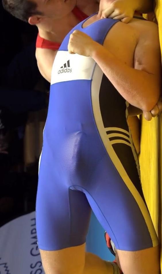 Canela skin in torn tights anal shower