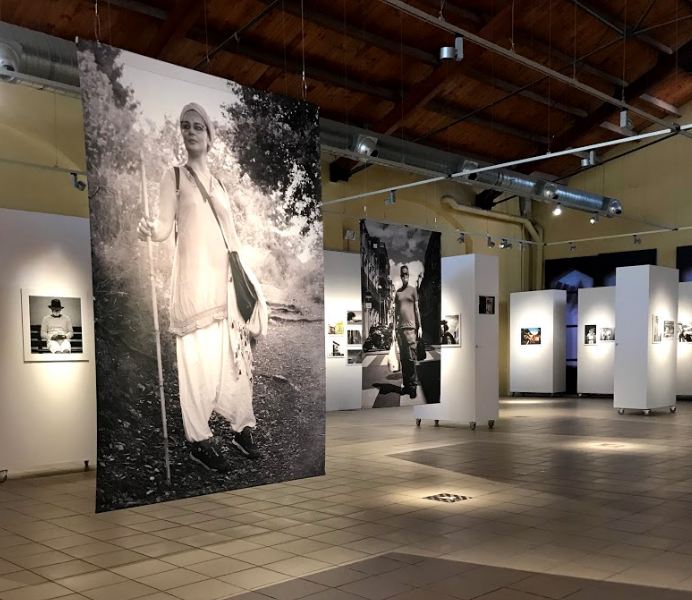 radiodesvern's tweet photo. 📷 #SantJust - L'exposició de Francesc Fàbregas "Sant Just #confinat. Imatges per al record" al MercArt es pot visitar fins al 17 d'abril
Horari: de dimecres a divendres de 18h a 20:30h, dissabtes d'11h a 14:30h
Visites guiades (25 març i 8 abril) a les 18:30h
👉🏽 93.480.95.64 https://t.co/fu9Kb8iGVT