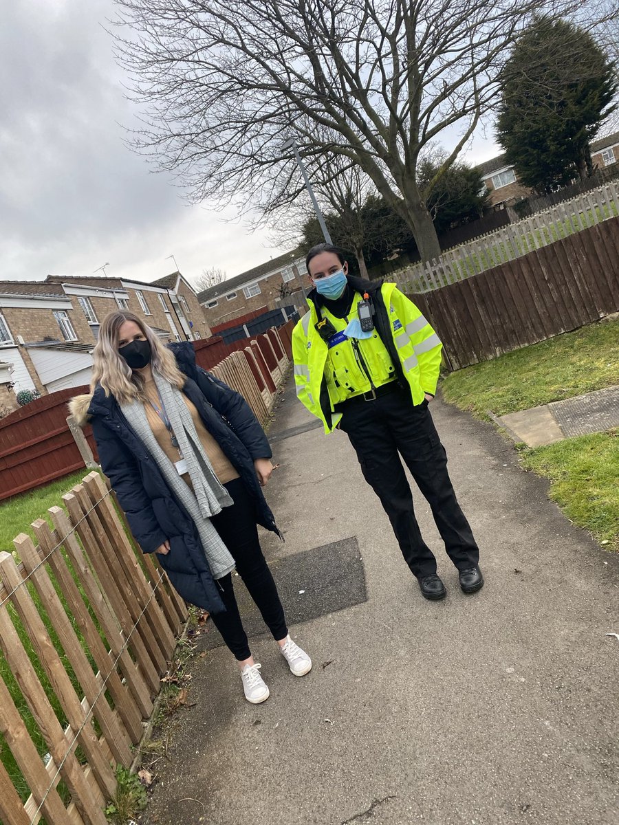 ChelmsleyWMP's tweet photo. A massive thank you to @Solihullhousing for joining us speaking to local residents around #ChelmsleyWood about their local concerns in the area 😁🚔
#CommunityPolicing #SolihullImpact https://t.co/MRSEzxyBwU