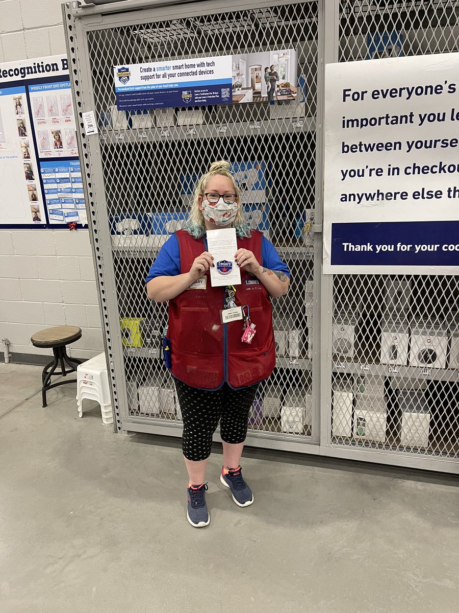 Mary’s service is a 10! Customer leave her line with a smile every shift! Thank you Mary! <a href="/BlueBoxR1/">@BlueBoxR1</a> <a href="/Nichols_John_/">John Nichols</a> <a href="/BubaR9/">Buba</a> @LauraG813R1 <a href="/DanJRomanowski/">Dan Romanowski</a>