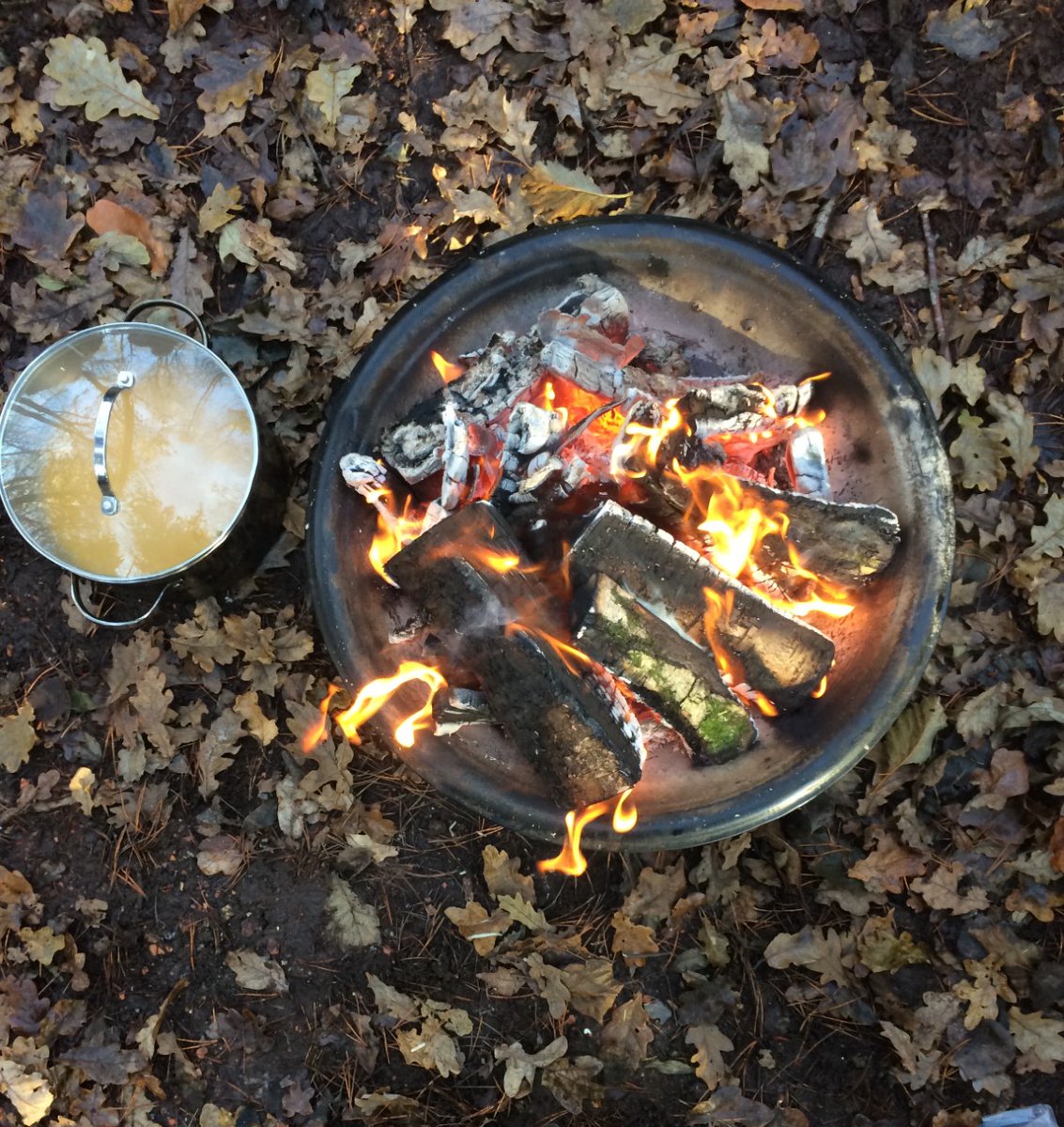 SevenLochs's tweet image. During #ASenseofBishopLoch journeys we gathered around the cooking pot bubbling on the fire enjoying warmth &amp;amp; exploring taste &amp;amp; sensory memory. We also used food to explore the rich medieval history here w/ @clanranaldtrust &amp;amp; @LochendHigh - pheasant stew, fire cakes and bannocks!
