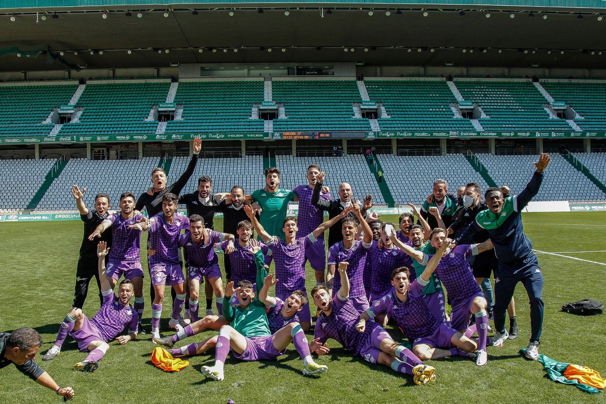 frandr_01's tweet photo. Más que merecido 💚💪🏼 @RBetisCantera https://t.co/rP7XKXgiBd