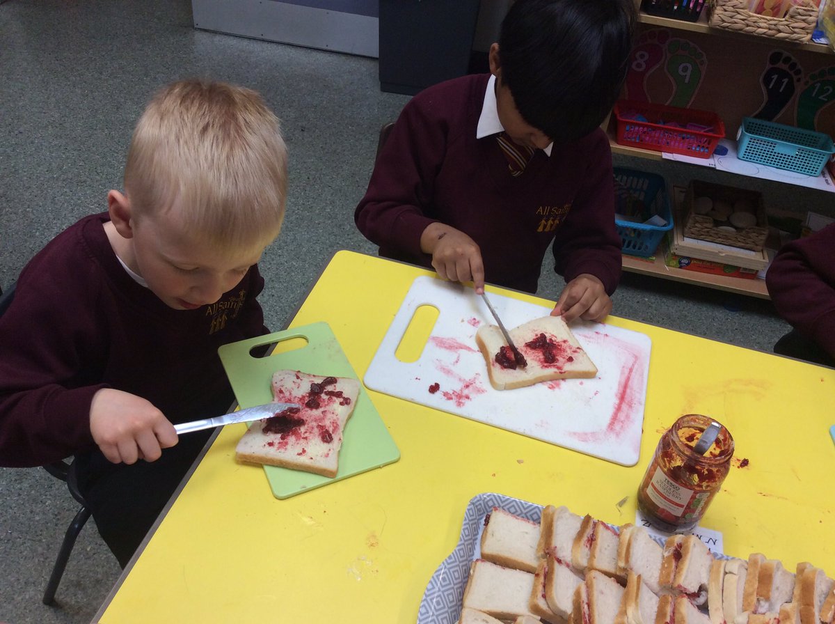 AllSaintsTraff's tweet photo. Year 1 have been busy getting ready for their Teddy Bears picnic this afternoon. Thank you for all your donations #lentenfundraising #sandwichmaking #helpingothers #thinkingofothers ππ«πͺπ https://t.co/w50ZS89Za9