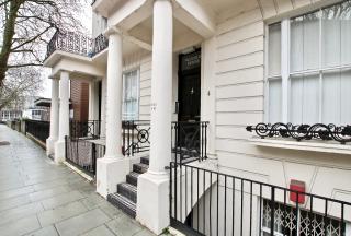 1 Bed Apartment, £322 PW, Valeside House, London, NW6 5UY, contact 0207 372 3685 for info.
