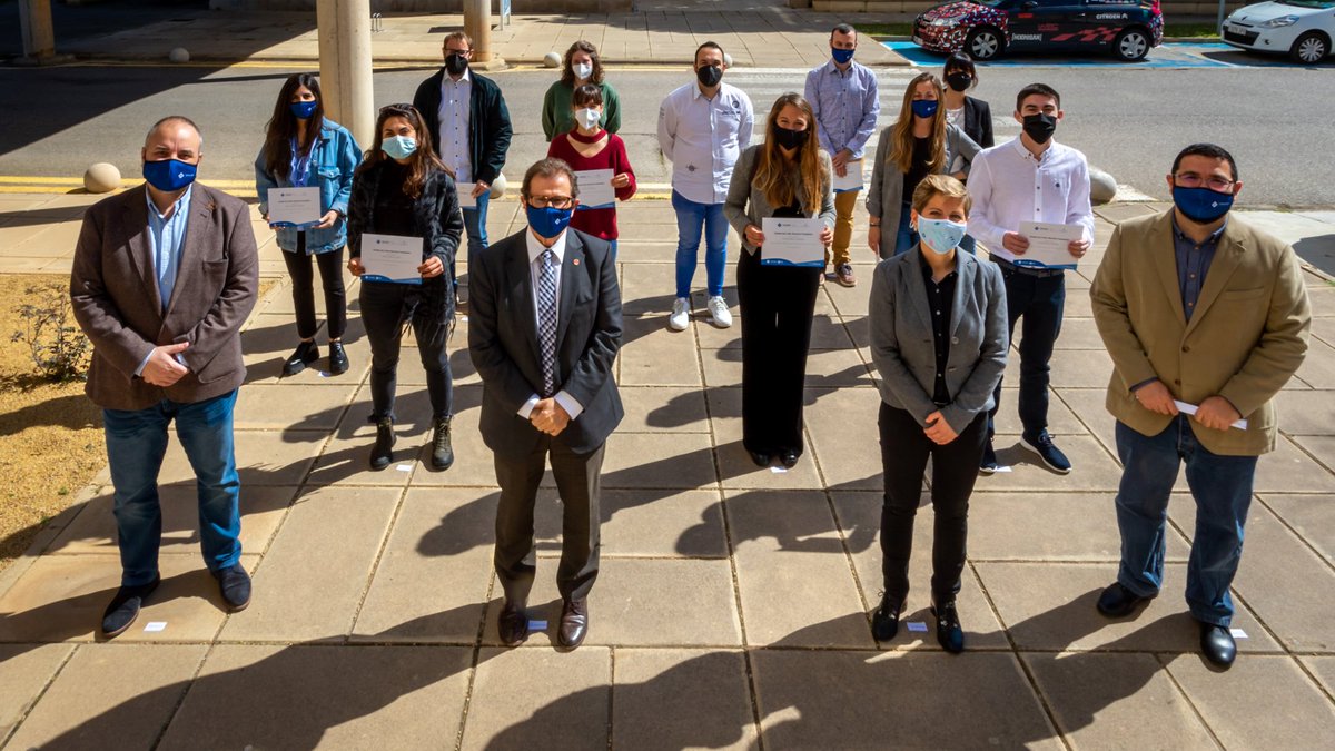 🌊La Càtedra de la Mar <a href="/IBEROSTAR/">Iberostar</a> ha atorgat 11 beques a alumnes i joves investigadors per fomentar la investigació i la formació en l'àmbit del medi marí. 

🔝Agraïment a <a href="/FundIberostar/">Fundacion Iberostar</a> i <a href="/waveofchange/">Wave Of Change</a> per fer-ho possible!
 
🔗 bit.ly/3vVAiRp