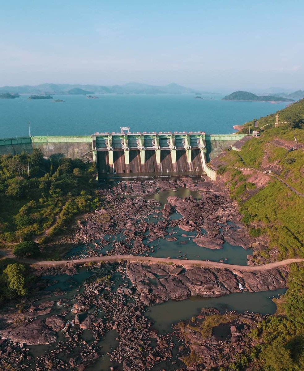 MoGanjam's tweet photo. Guess the name of this Dam..👇
#hellofrom The Best Kept Secret of Incredible India..
#akbimage #thrilophilia #indiainframes #travelrealindia #_coi #cntgiveitashot #yourshotphotographer #natgeoindia #chitramandali #indiafromabove #dekhoapnadesh
Photo Credit 👉 @akbimage https://t.co/w72T7Sy0aN
