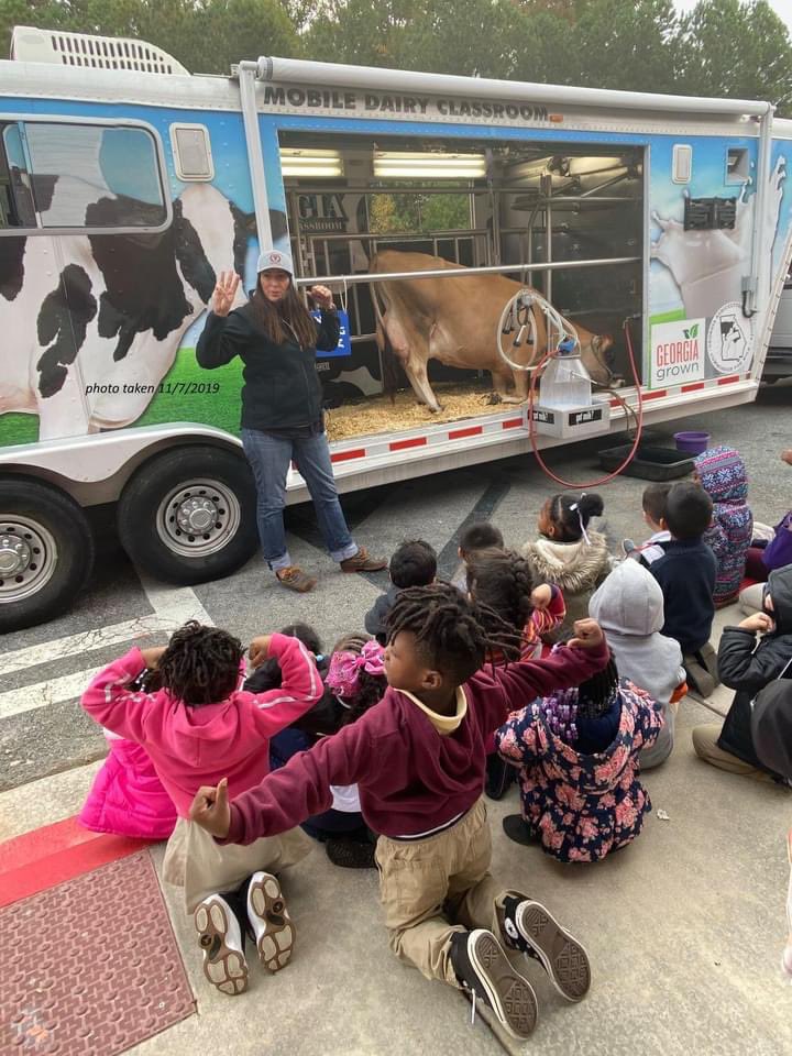 FCSNutrition's tweet photo. It is day 3 of #GaAgWeek2021! Today we celebrate our Agriculture Heroes! We invite you to celebrate the #AgHeroes in your community by writing a note to farmers thanking them for the food they provide us. Come by the café or Curbside location TODAY and write a thank you note! https://t.co/B3bAisaZ78