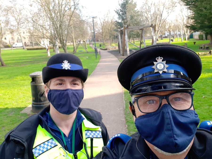 CambsCops's tweet photo. Yesterday marked the last day on patrol for two of our longstanding PCSOs ๐ฎโโ๐ฃ
Tony (left) has served as both a PC and a PCSO since 2005, while John (right with fellow PCSO Gemma), dedicated 19 years of his life to the force ๐โญ
#SaferCambs #State11 #WednesdayMotivation https://t.co/hfyISCSd4w