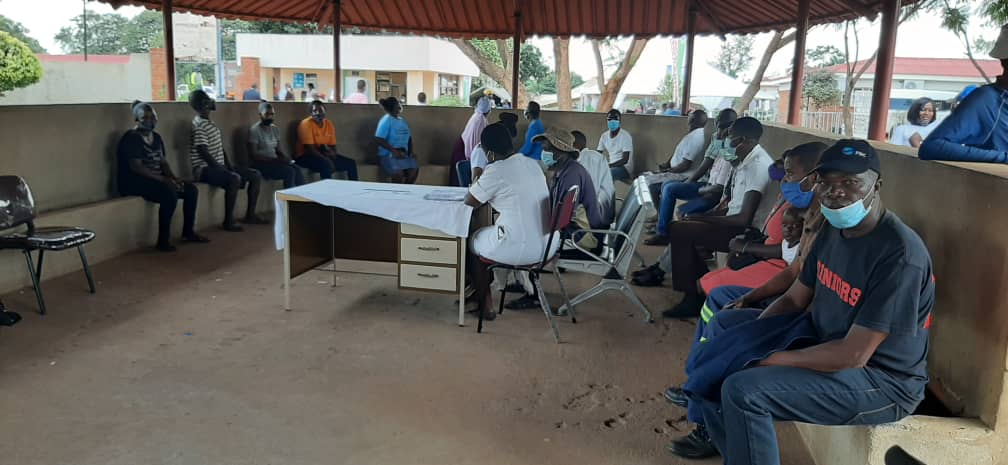 As it stands in Vic Falls , Residents being vaccinated freely  <a href="/PacheduZW/">Team Pachedu</a> <a href="/ProfJNMoyo/">Prof Jonathan Moyo</a> <a href="/JobSikhala1/">HON Job Wiwa Sikhala</a> <a href="/Jamwanda2/">Jamwanda</a> <a href="/nicolehondo/">𝙉𝙞𝙘𝙤𝙡𝙚 𝙃𝙤𝙣𝙙𝙤 🇿🇼</a> <a href="/ChronicleZim/">The Chronicle</a> <a href="/ZBCNewsonline/">ZBC News</a> <a href="/DrGugu_WNcube/">African Delinquent (PhD)</a> <a href="/ZANUPF_Official/">ZANU PF</a> <a href="/advocatemahere/">Fadzayi Mahere🇿🇼</a> <a href="/hwendec/">Chalton Hwende MP</a> <a href="/nelsonchamisa/">nelson chamisa</a> 

Thumps to <a href="/edmnangagwa/">President of Zimbabwe</a>  and <a href="/ChineseZimbabwe/">Chinese Embassy in Zimbabwe</a>