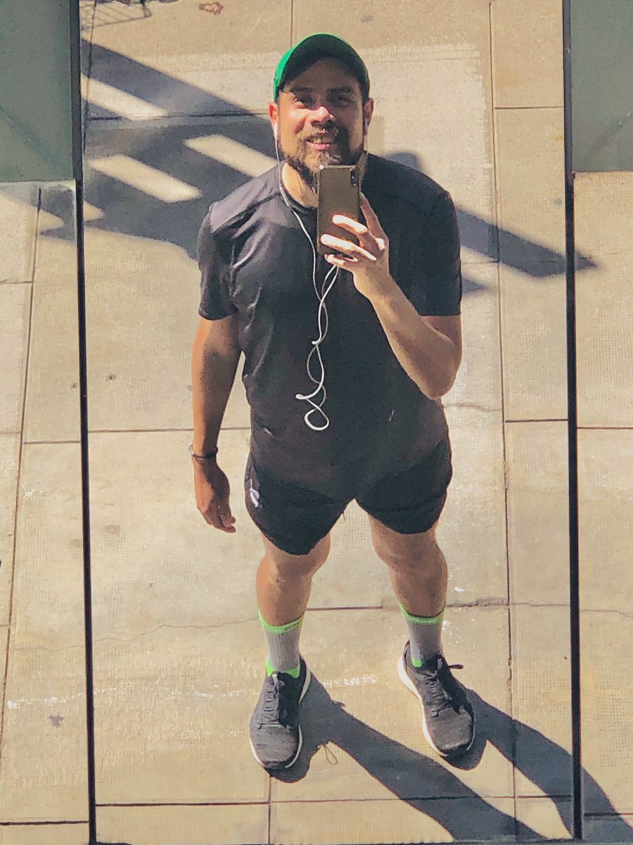 el_amazonico_'s tweet photo. Run done for today 7K ✅ là il faut finir la journée✌🏻#goodvibes #runboy #geneva #sunnyday #shorts #haveagoodone https://t.co/mrLDJZE3uL