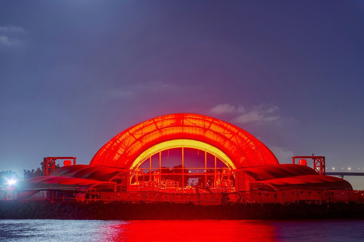 FlanLawArch's tweet photo. The @SanDiegoSymph Shell will be permanently installed as the open-air stage for its new Bayside Performance Park. The stage will accommodate an orchestra size of up to 150 musicians and choir, with a front of stage width of 32M, and a depth of 20M.

https://t.co/PGf82uh7AX https://t.co/myoyZCRI5L
