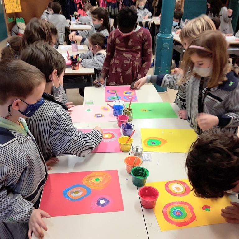 epiasabadell's tweet photo. ARRIBA LA PRIMAVERA A LES AULES
S’acaba el trimestre i al llarg d’aquesta setmana els nens/es de primer de primària estem fent la tapa de l’àlbum. Mireu quines flors més boniques ens estan quedant!
#1RPRIPIASABADELL
#PRIMÀRIAPIASABADELL https://t.co/FOEXSkJYRL