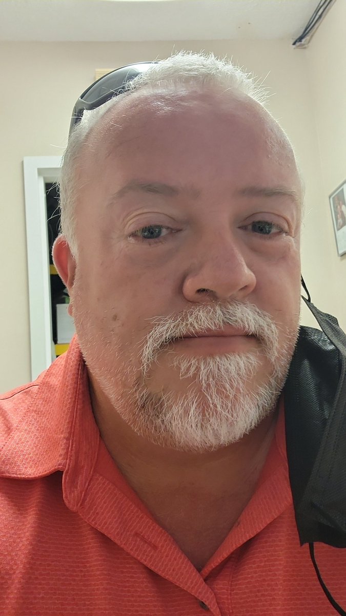 MrRonHolmes1's tweet photo. I shaved...therefore I am.  Now coffee.... https://t.co/hmX5JBFcsS