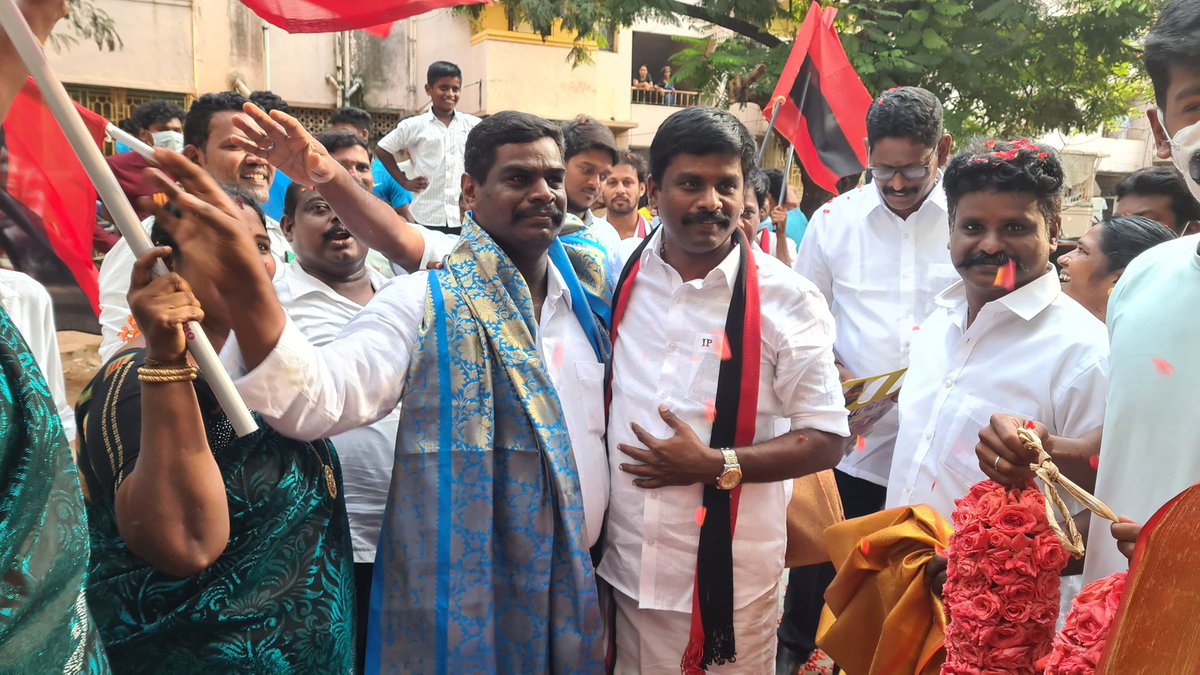 iparanthamen's tweet photo. எழும்பூர் தொகுதியில் புதுப்பேட்டை பகுதியில் வாக்கு சேகரித்த பொழுது
#DMK4TN #DMKAlliance
#Paranthamen4Egmore #EgmoreMLA #IPDMK
- Paranthamen Indiran https://t.co/Ec0IpLqzlm