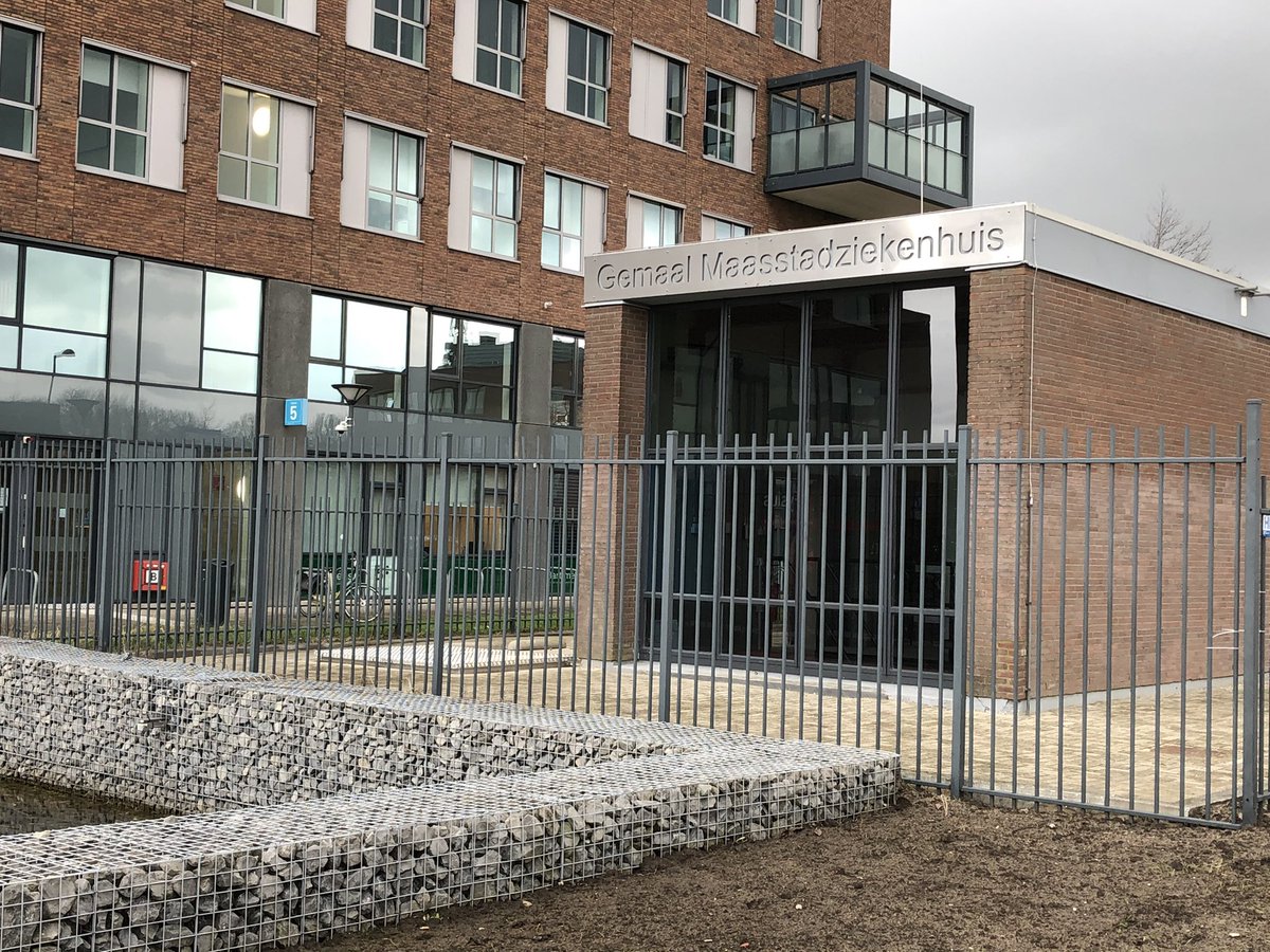 Andrewerk's tweet image. Gemaal Stolwijkstraat is gerenoveerd waardoor riool afvoer voor @MaasstadZknhuis nu ook eigen #gemaal heeft gekregen. Uitstraling aan buitenkant mag er ook zijn 😉 @iburo010 @Stadsbeheer010