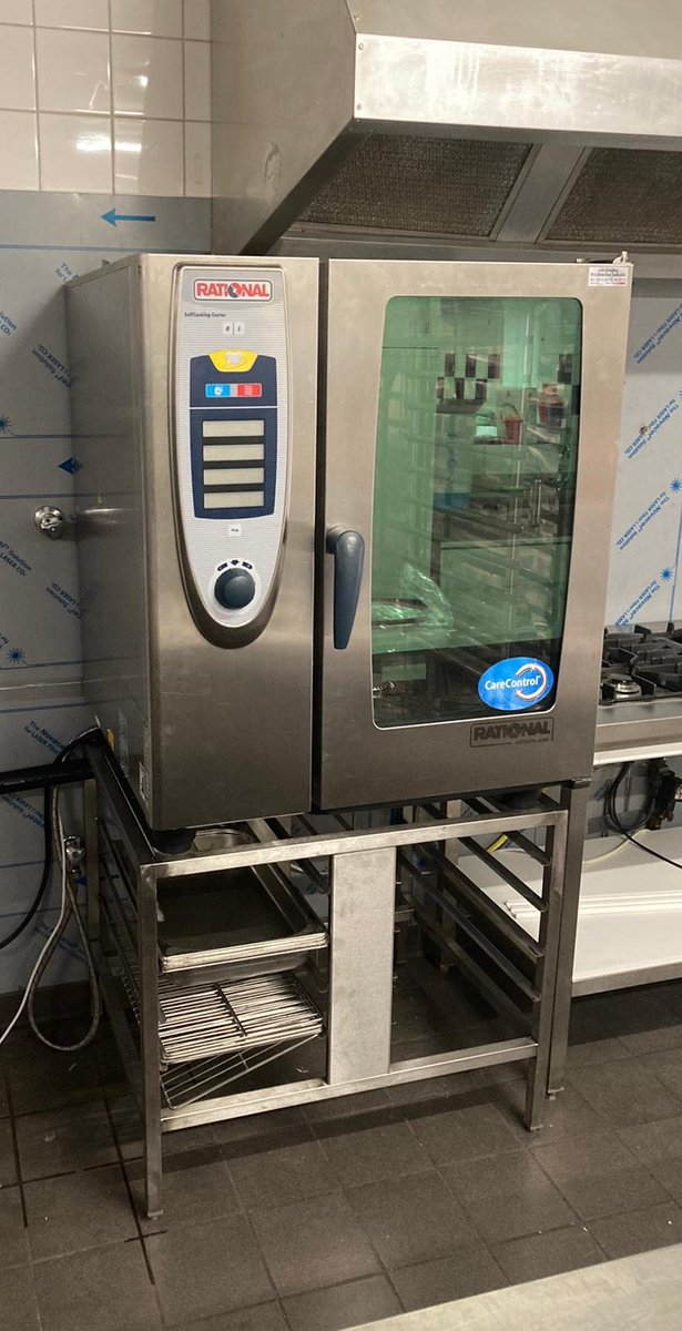 Gisteren #Rational SCC 101 occasion #combisteamer geplaatst. Nu bezig met onderhoud en servicewerkzaamheden. bit.ly/3tJvGvM
