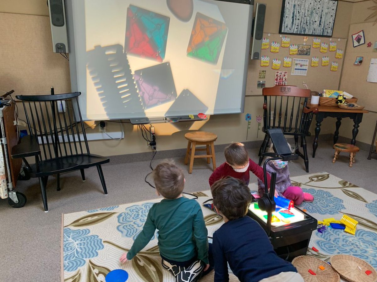 ACSRochester's tweet photo. ACThrees studying light, shadows, and reflection with the good ol’ overhead projector ;) https://t.co/3UaR2iWedK