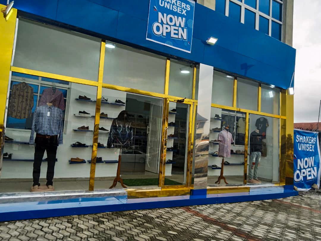 UnisexShakers's tweet photo. You walk in comfort and with confidence in any outfit from @Shakersunisex 

Why not check them out.

📞 07038973538, 08077239399

E DON SPOIL 
E CHOKE
Bella
Naira https://t.co/utXfDHzvOo