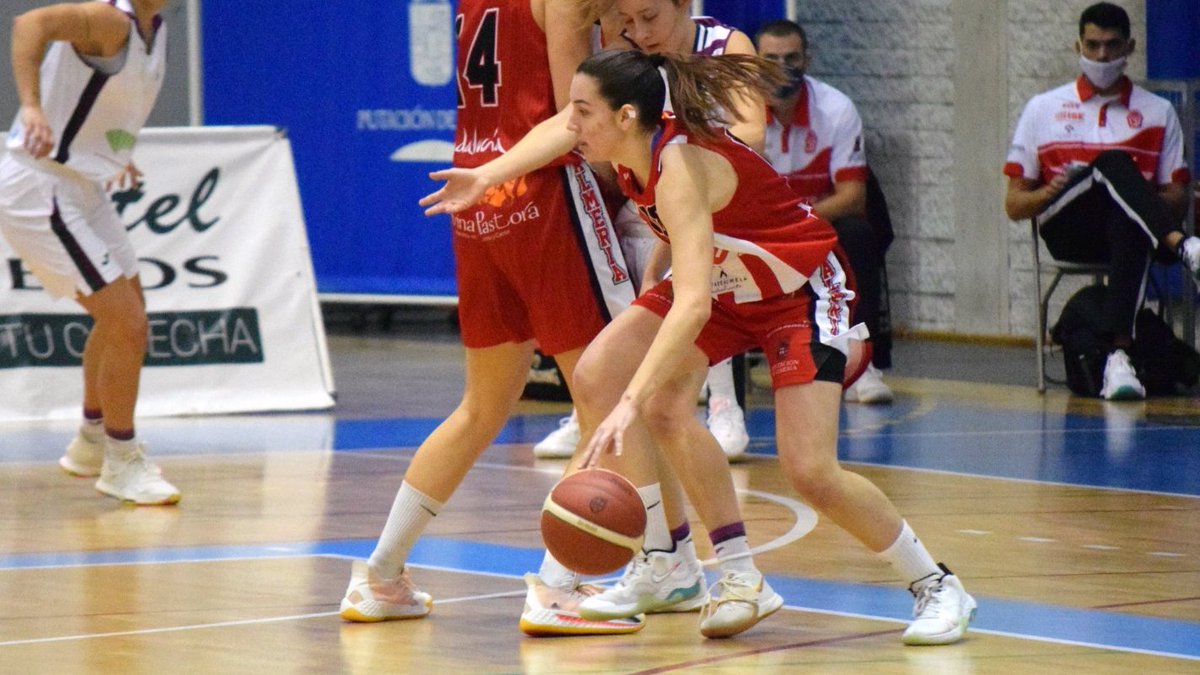 cbalmeria's tweet photo. ✅Gemma Núñez convocada con la selección española #U18F @BaloncestoESP para la concentración en Barcelona del 29 de marzo al 4 de abril

✅Desde el CB Almería queremos darle la enhorabuena. Es un orgullo poder contar en el club con jugadoras como tú

¡FELICIDADES, GEMMA!
👏👏👏 https://t.co/GuLEHADuOD