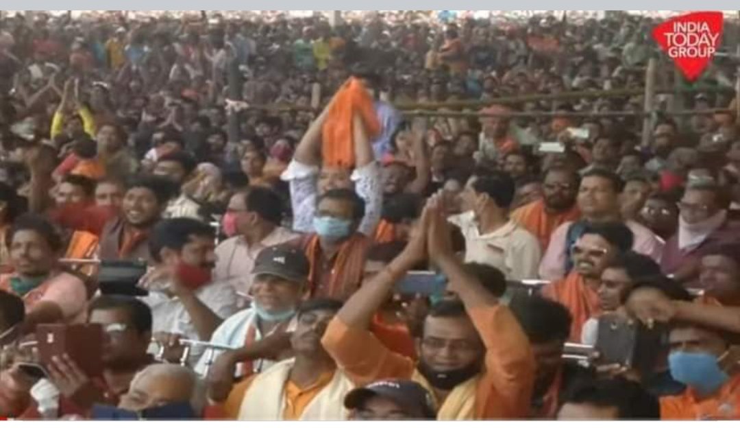 shoaibJamei's tweet photo. In tasveeron ko sahez kar rakh lijiye.. Modi ji ki really ki hai. 23 March 2021. khacha khach bheedh ,koi mask nahi, koi corona nahi ..koi "rashtrawadi" anchor nahi bolega.. bas #ramazaan aane dijiye..phir dekhiye media walon ko corona dikhne lagega... Hypocrites.🐖 #coronscam https://t.co/yFNBwQN2WO