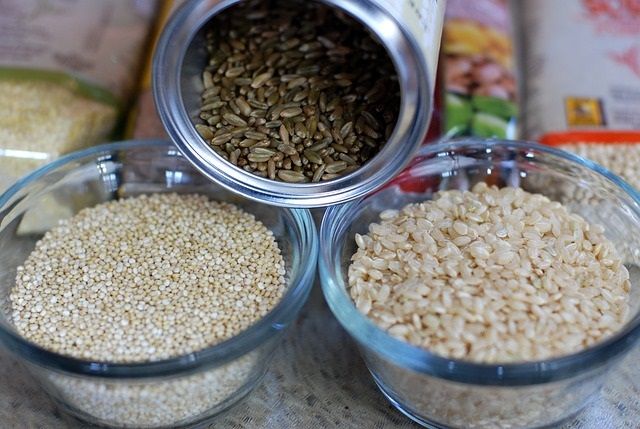 LifestyleSoln's tweet photo. Increasing Fiber in your diet is one of the best healthy diet habits that you can adopt! It reduces hunger, controls cravings, controls blood sugar, & helps with weight control & losing weight!
https://t.co/sy6A8Pb3wi
#Fiber #IncreaseFiber #Diet #HealthyDiet #Nutrition #Hunger https://t.co/TNa0WiOEA2
