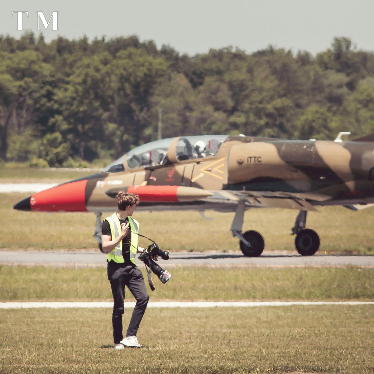 threshoIdmedia's tweet photo. Missing being out in the field working with our partners and joining the local plane spotting communities. One of the things that sets us apart is doing the work on-site and off-site✅ 

#ThresholdMedia #Aviation #Avgeek #Airport #Photography #Videography https://t.co/GDC6OeR7MA