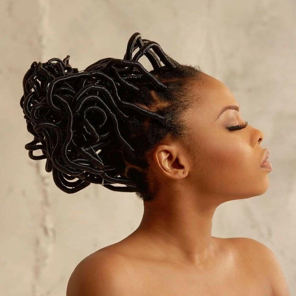 ebonyhair237's tweet photo. Zoom sur les tresses au fil...
#tressesaufil #tressesafricaines #africanthreading https://t.co/dQ19K7SLja