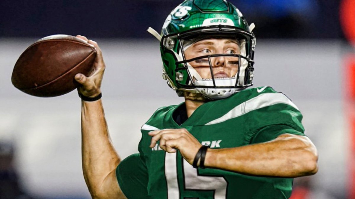 PFF's tweet image. IT. IS. DRAFT. SZN. 

Everything you need to prep for your team’s draft all in one place ⤵️

(PFF’s latest mock):
bit.ly/3lTDI2E

(New and improved MDS): 
pff.com/mock

(PFF’s Big Board):
bit.ly/3vVjqug

(PFF’s Draft Guide):
pff.com/draft/guide