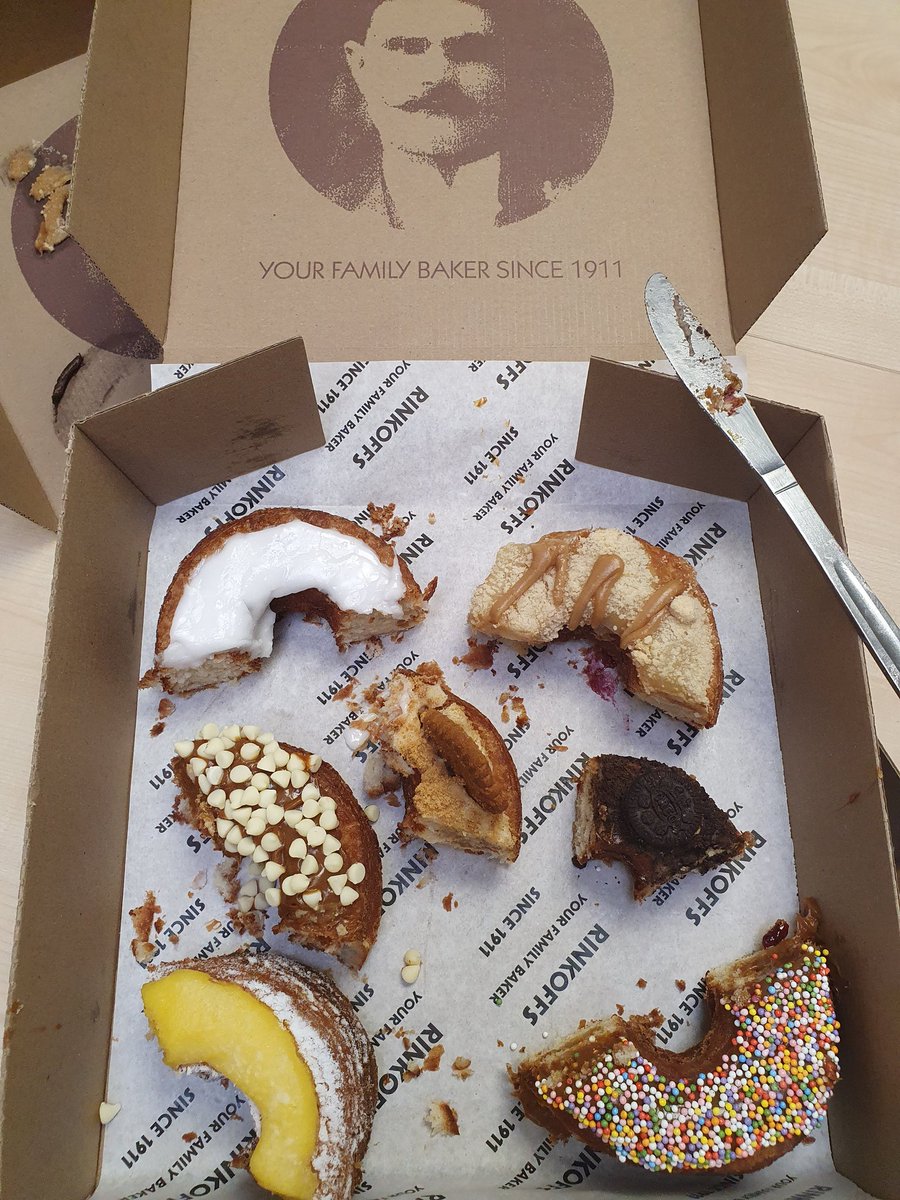 DrAlanWatson's tweet image. Midweek coffee and cake.
Knowledge of local patisserie shops is a critical aspect of our medical training programme.
Almond milk making a return, I see. #notjudging
@Rinkoffbakery