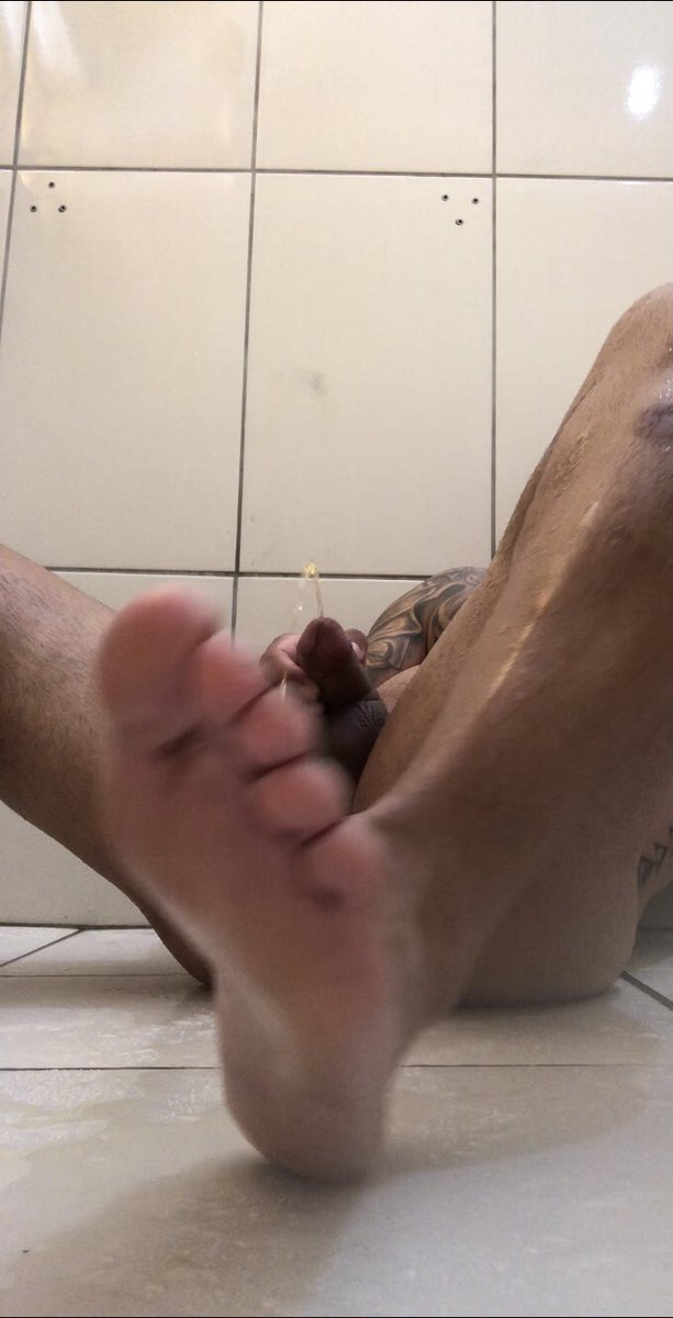 FindomMagnus's tweet photo. Uma prévia para minhas cadelas...

#footfetısh #footslave #moneyslave #paypig #slavepay #dickslave #suckslave #picpay #findom #cashslave #cashmaster #humanatm #trample #trampling #piss #pissfetish #pissonmouth https://t.co/fyE4tydtDW
