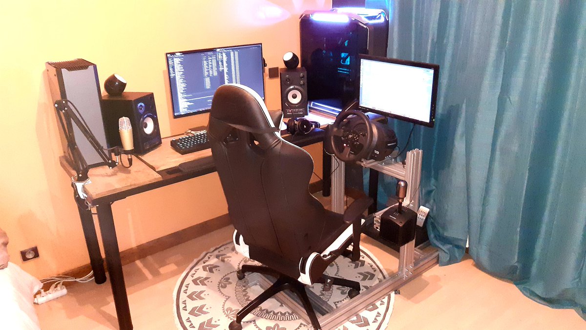 recfenix's tweet photo. @DweEroz Personnellement j'ai aucune raison à te donner, allié au shifter fanatec c'est le 🔥 https://t.co/B3CinR5JLm