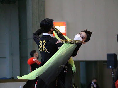 💃部員紹介③🕺
３回モダン専攻の、まほ！

誰もが認める超絶美人✨見た目とは裏腹に実はゲーム大好き超毒舌マシンガンキャラ💥👾 細くてスタイル抜群だがその身体はお菓子でできているらしい……🤭

そんな彼女の入部理由は
｢流されるがまま｣
ですがちゃんとかけがえの居場所になっています🥰