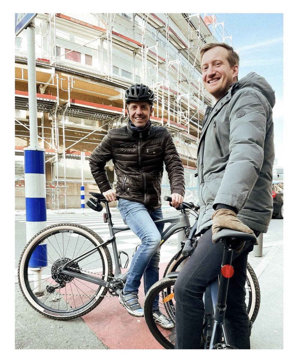 <a href="/GeorgesMischo/">Georges Mischo</a> : ech wenschen mär een Ëmdenken bei den Autofuerer fir dass mär eng flott Vëloskultur zu Esch kréien.Als Gemeng wärte mär step by step d‘Infrastrukturen verbesseren an ausbauen
<a href="/theisen_luc/">Luc Theisen</a>  Eng duerchgängeg secher Velosinfrastruktur
@ProVelo_lu