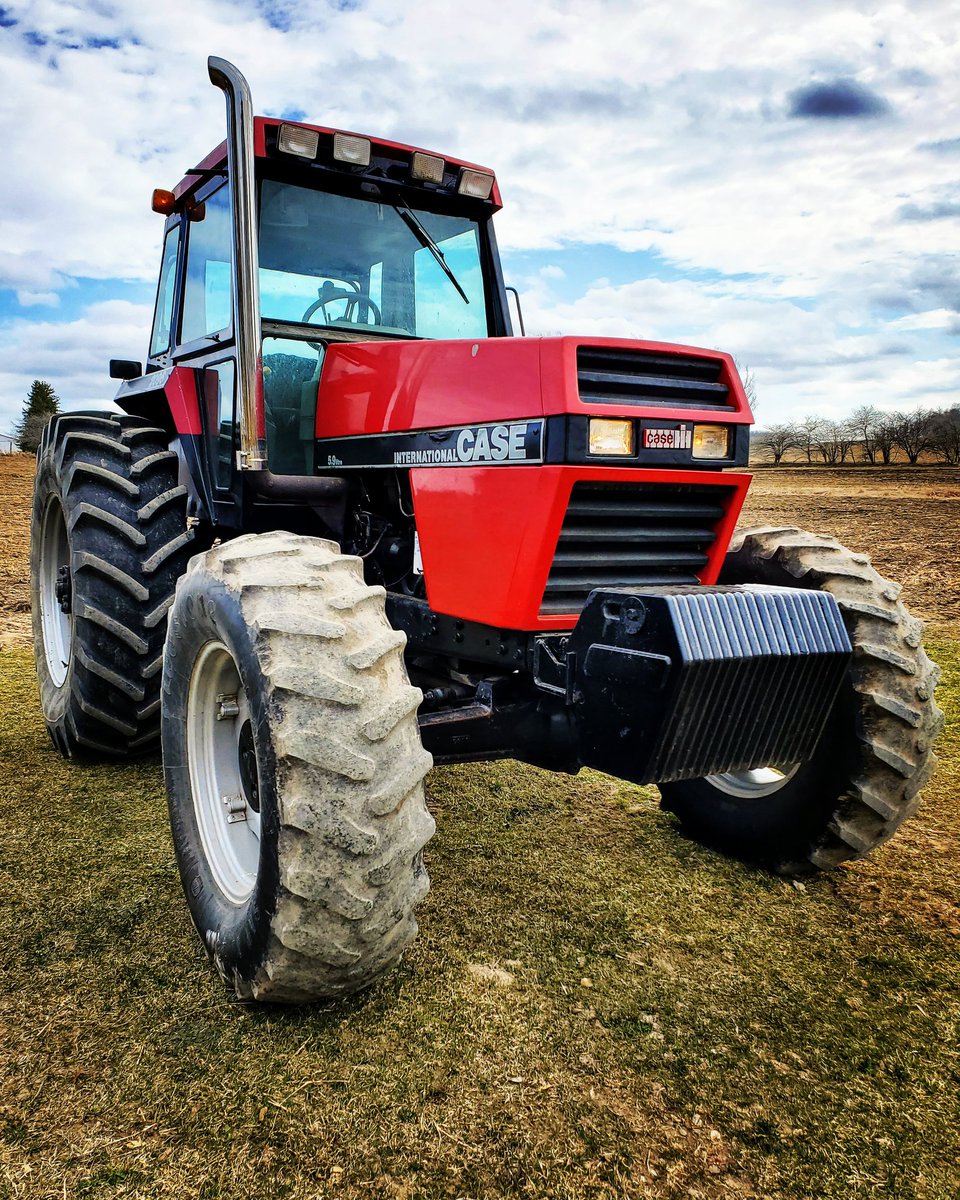 TimPetrovic's tweet photo. Meet Big Red! Can't wait to get 'er out in the fields
#FarmerTim #timetotill #tractorpride #caseih #caseinternational #farmequipment #farming #FarmingTwitter https://t.co/4XEsqXlQKU