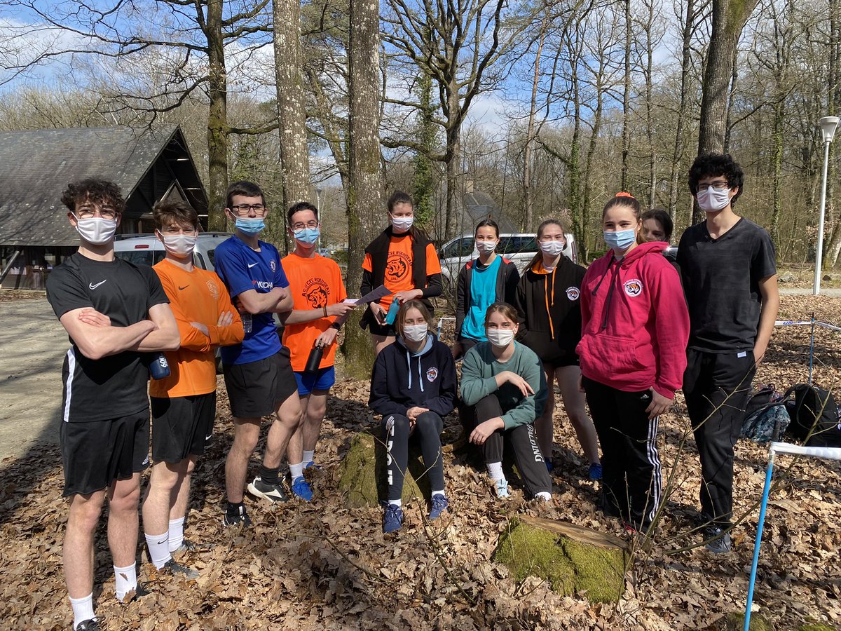 ASLyceedouanier's tweet photo. Course d’orientation départementale au bois de l’Huisserie 😃😎 https://t.co/Z08V1RDri7