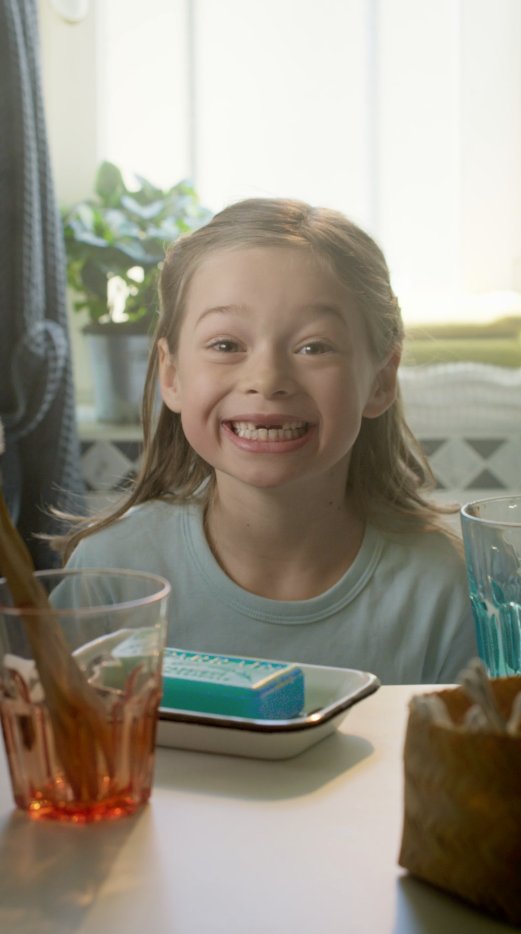 ArthurFanget's tweet photo. Commercial for Veolia directed by @Maxchuchana @stephchris - 2020
----

#advertising #ad #commercial #water #teeth #bathroom #cute #girl #film #movie #filmmaking #movies #cinematography  #cinematographer #dp #cinema #instagood #picoftheday #photooftheday #instalike #follow https://t.co/6fKtY6UT9v